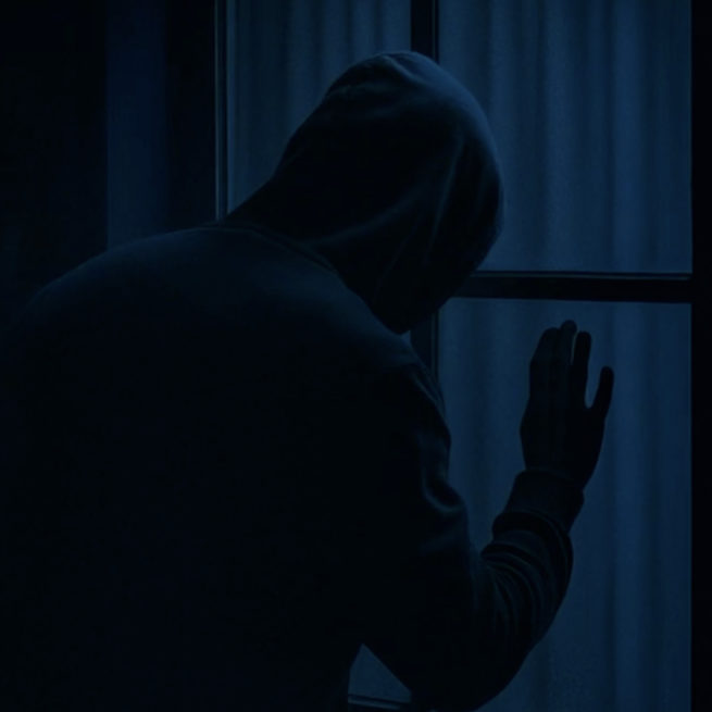 Double burglary protection with two KEVIN® presence simulators. All-in. One payment.